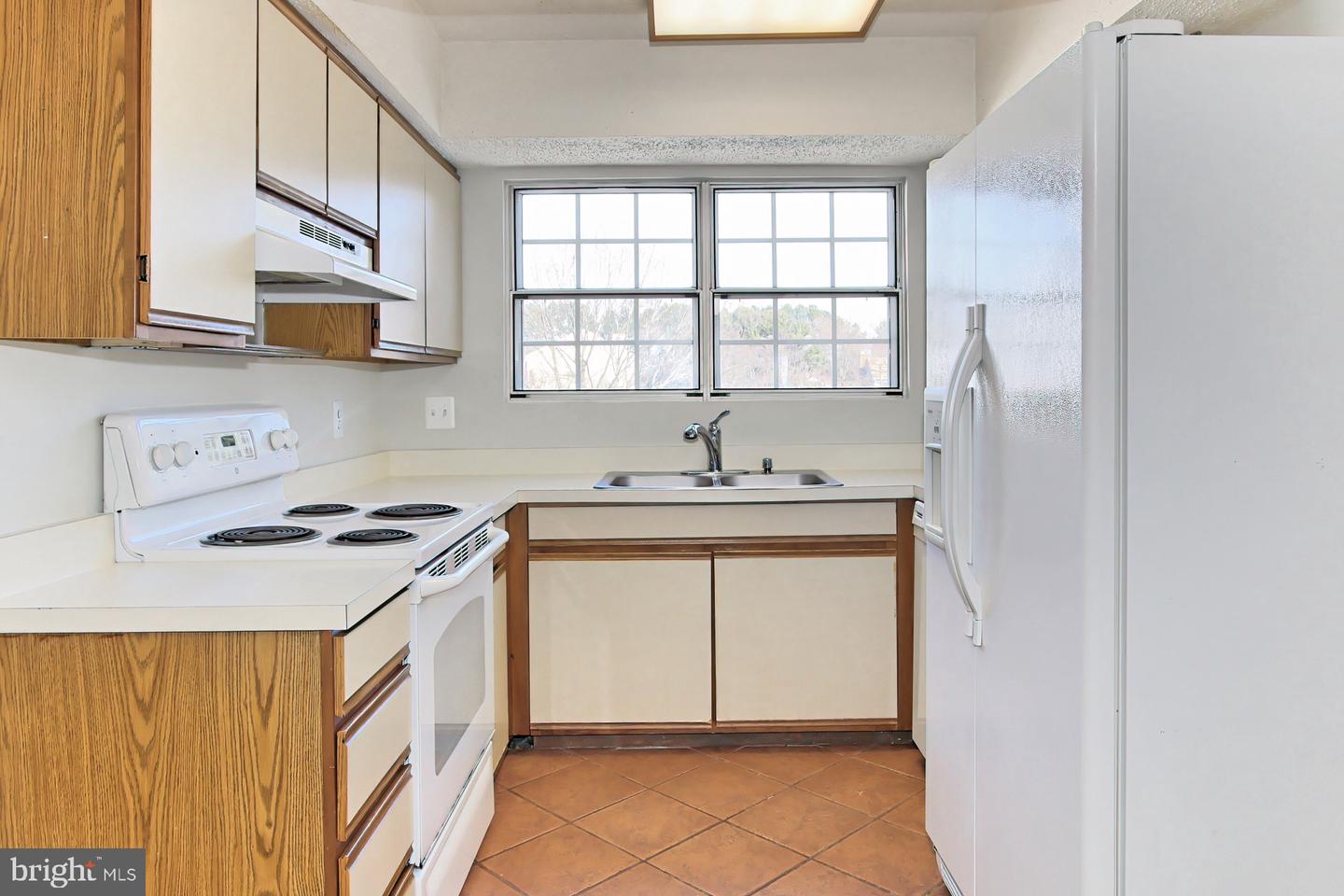 9320 CASPIAN WAY Unit: 302