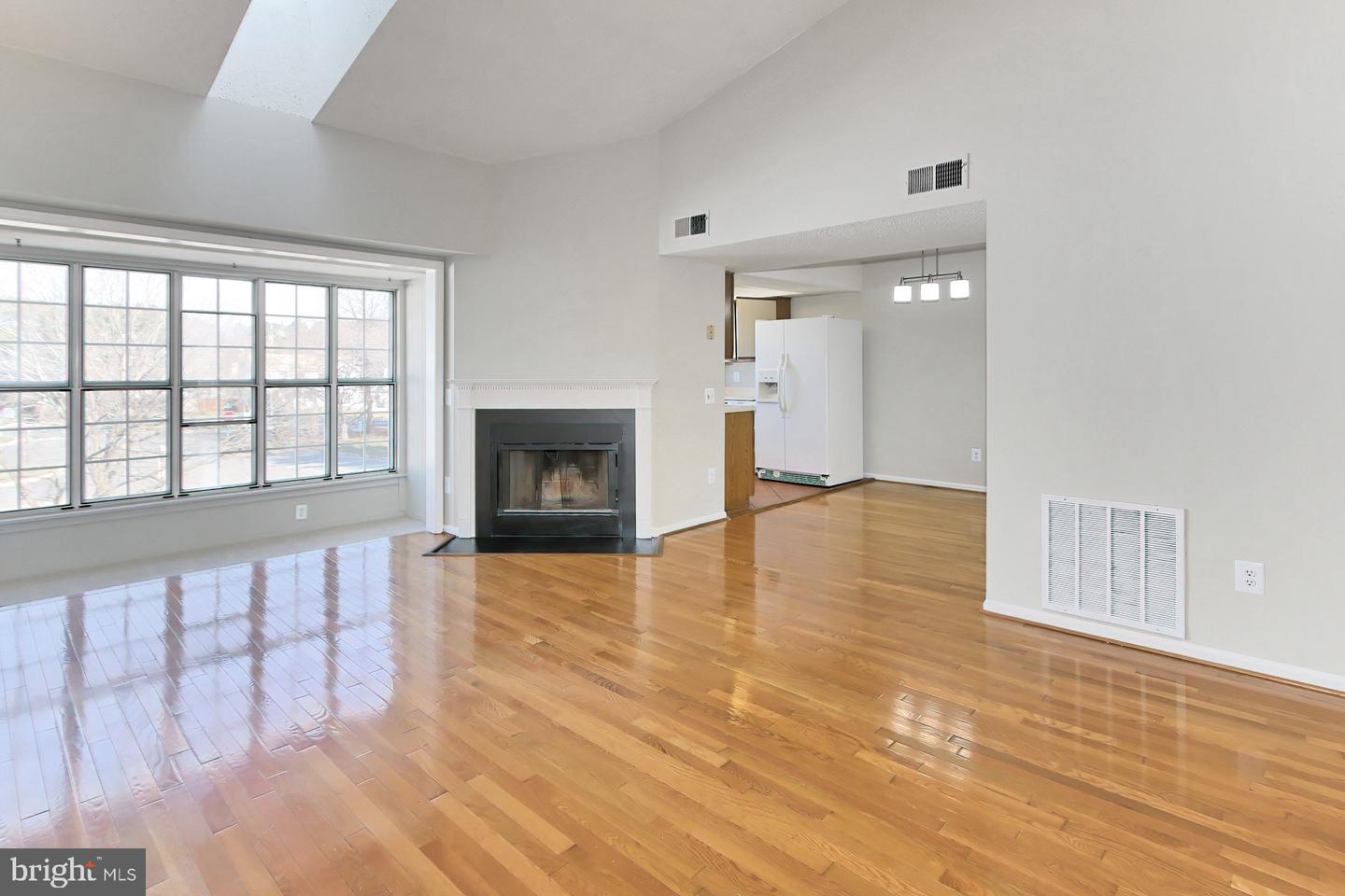 9320 CASPIAN WAY Unit: 302