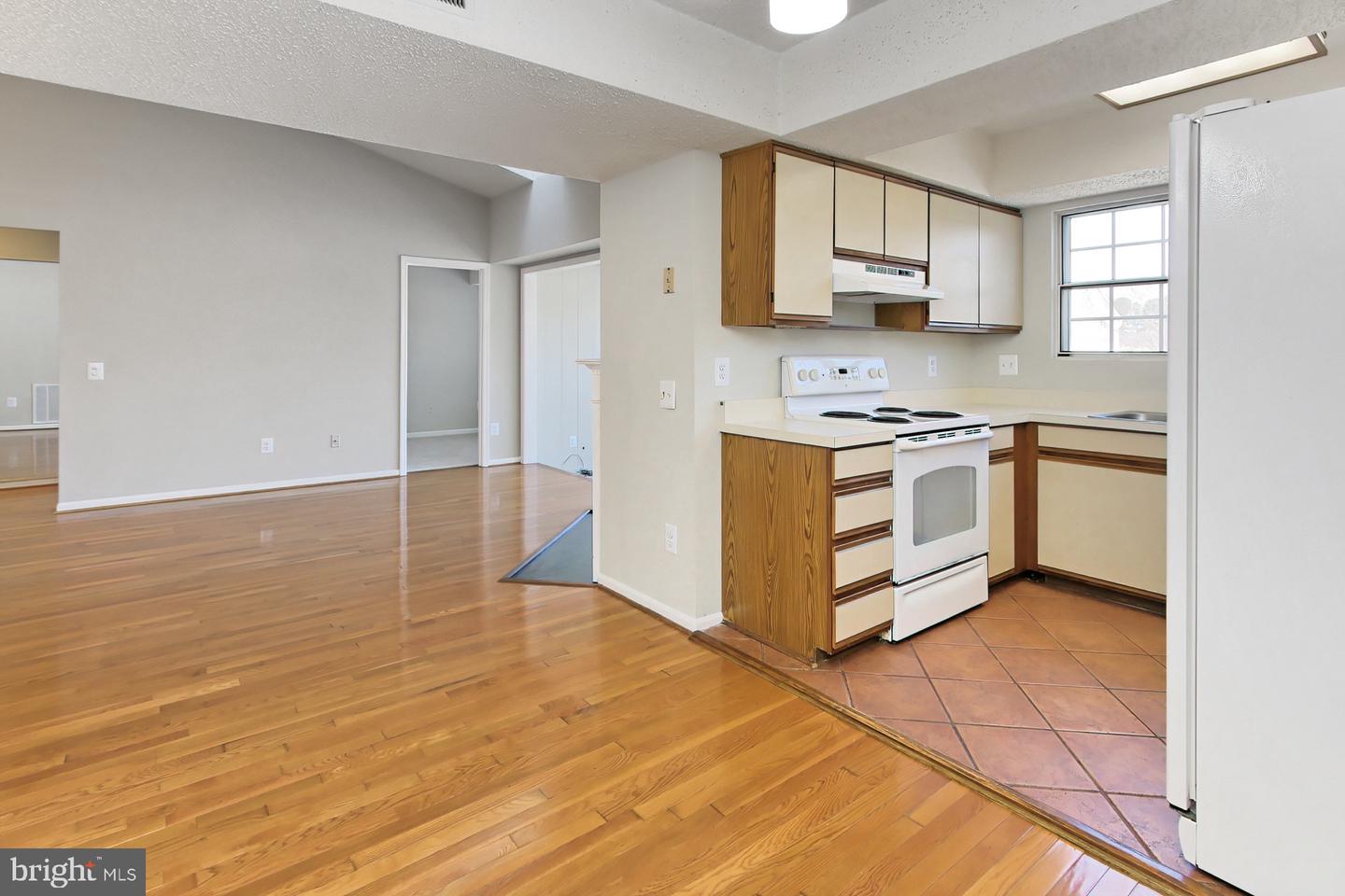 9320 CASPIAN WAY Unit: 302