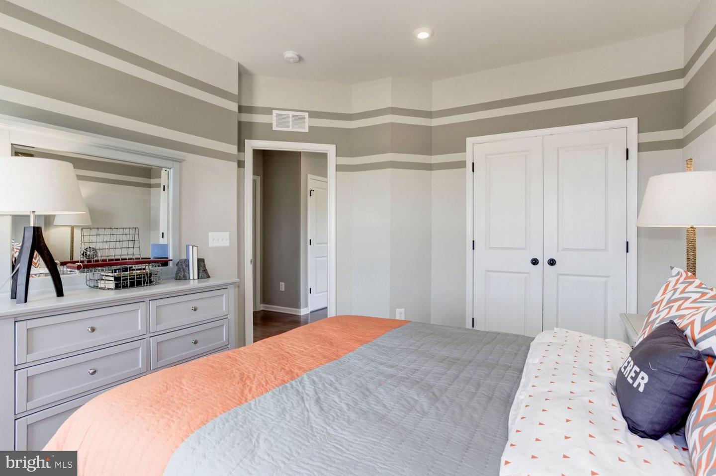 9500 BARNES LOOP