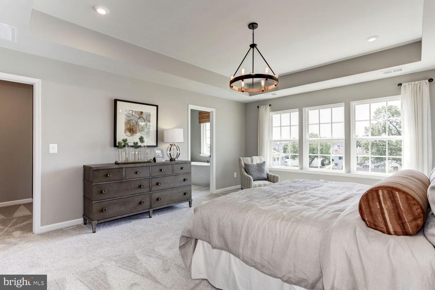 9500 BARNES LOOP