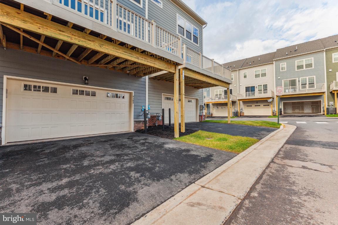9304 BARNES LOOP