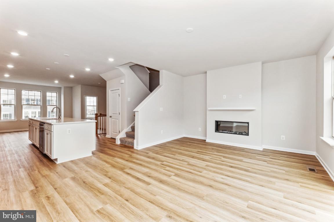 9304 BARNES LOOP
