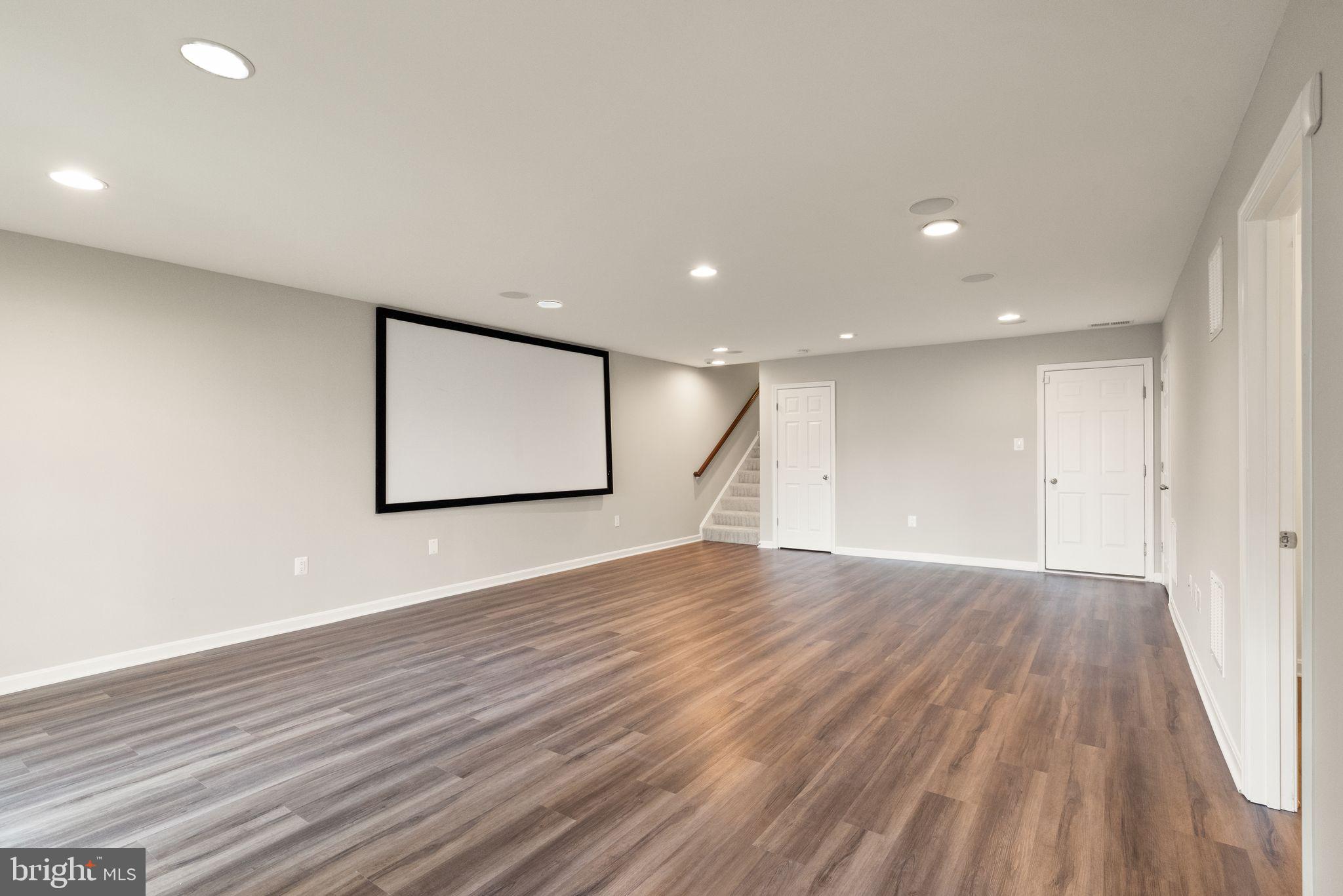 9205 Charleston DRIVE
