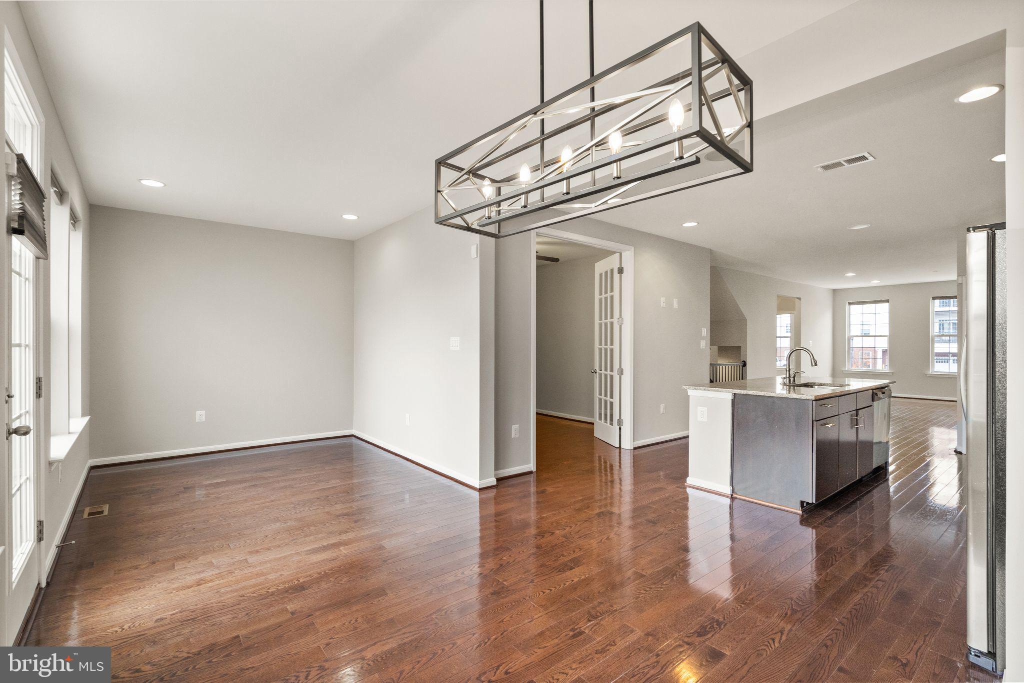9205 Charleston DRIVE