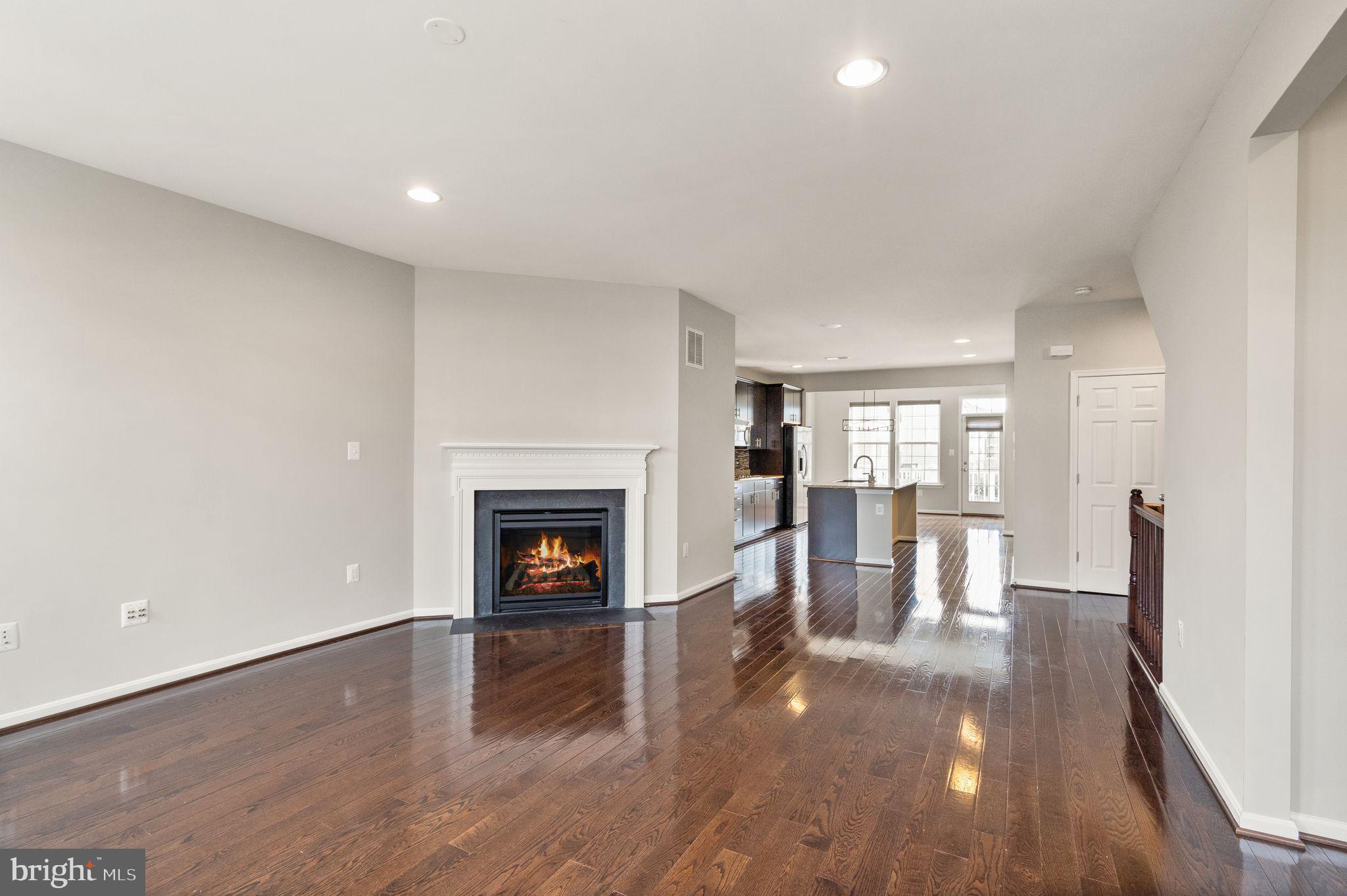 9205 Charleston DRIVE