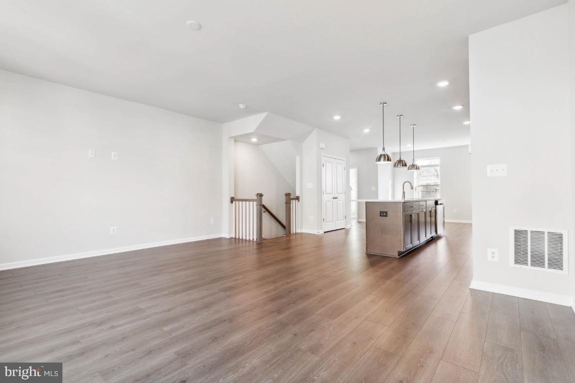 9365 Barnes Loop