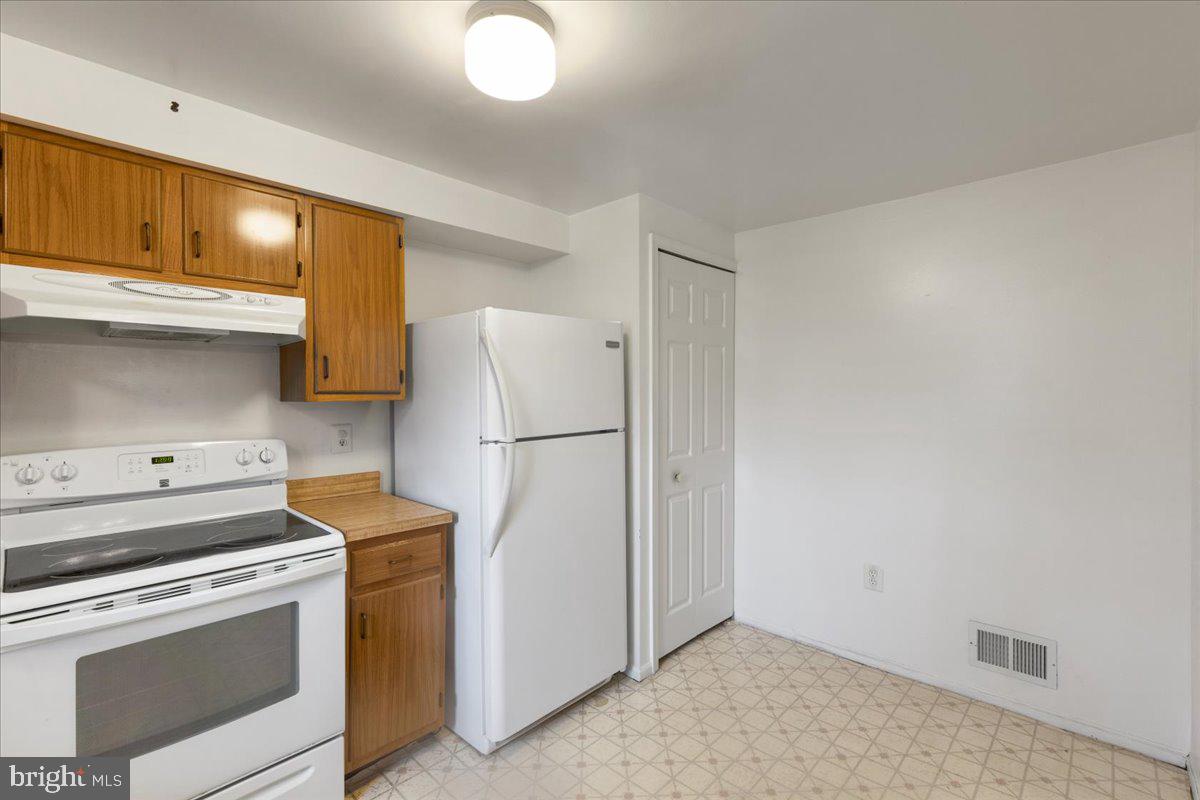 8403 Georgian Ct