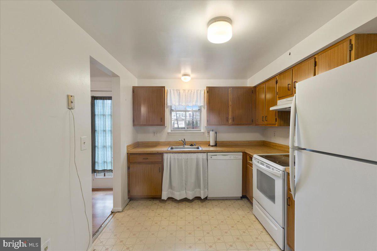 8403 Georgian Ct