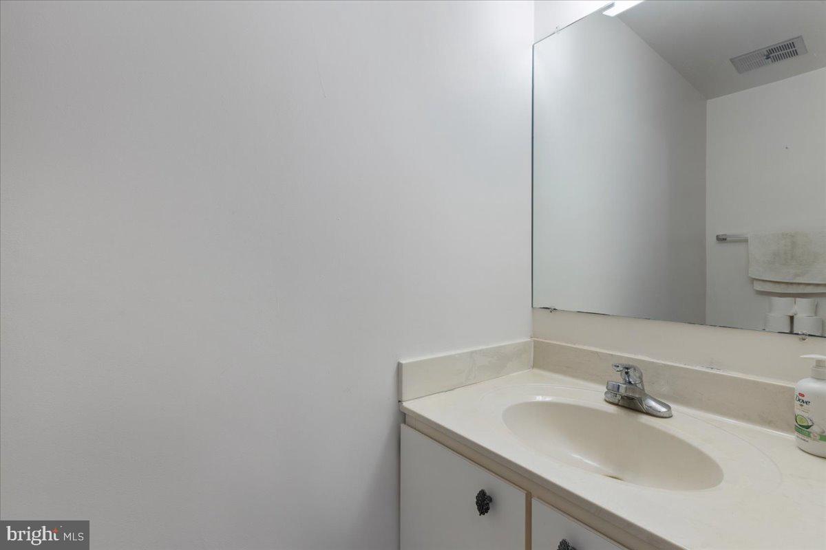 8403 Georgian Ct