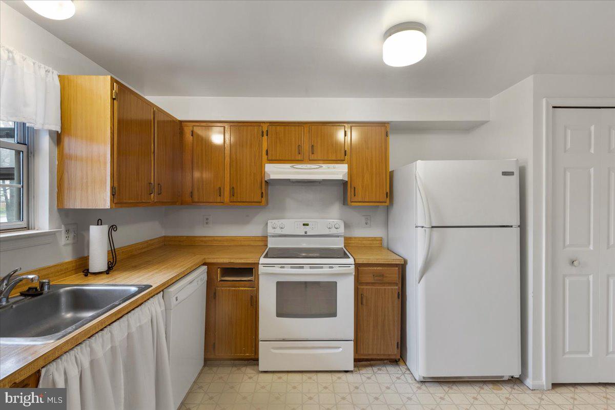 8403 Georgian Ct
