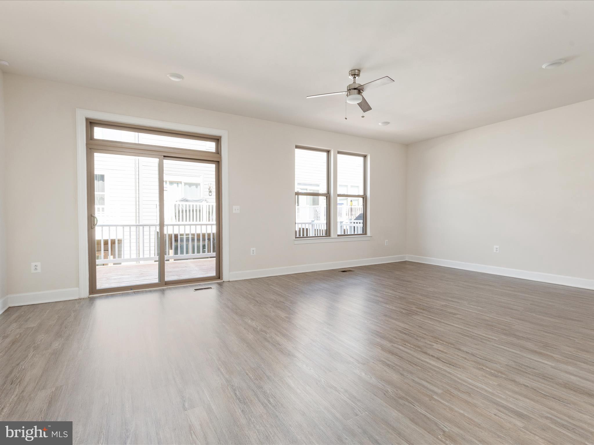9921 Hopkins Loop