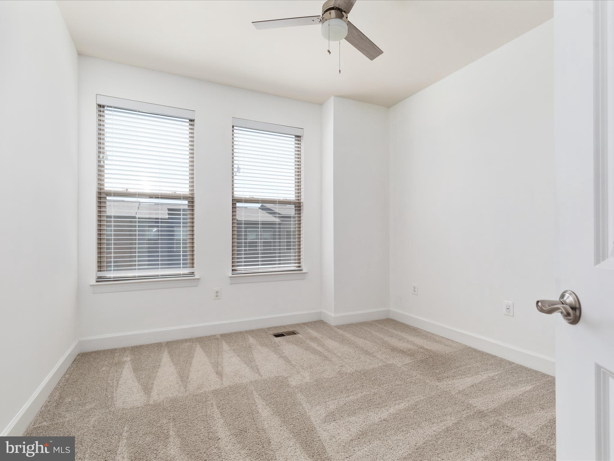 9921 Hopkins Loop