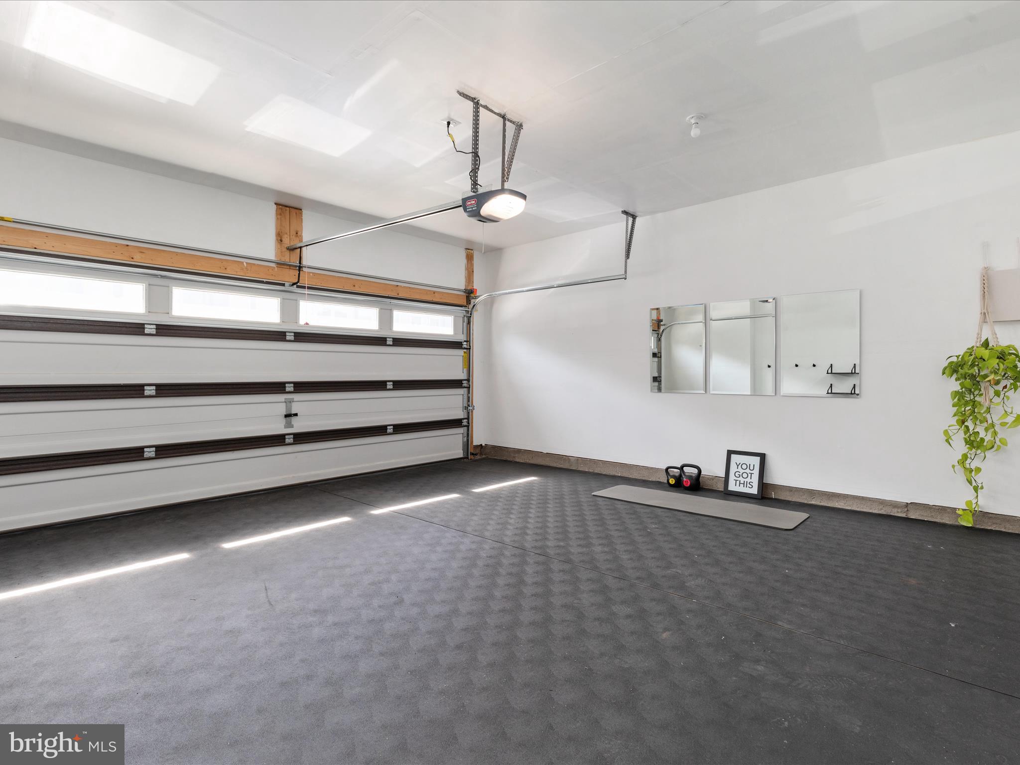 9921 Hopkins Loop