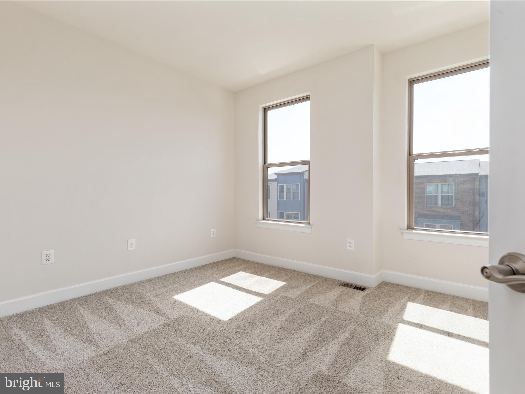 9921 Hopkins Loop