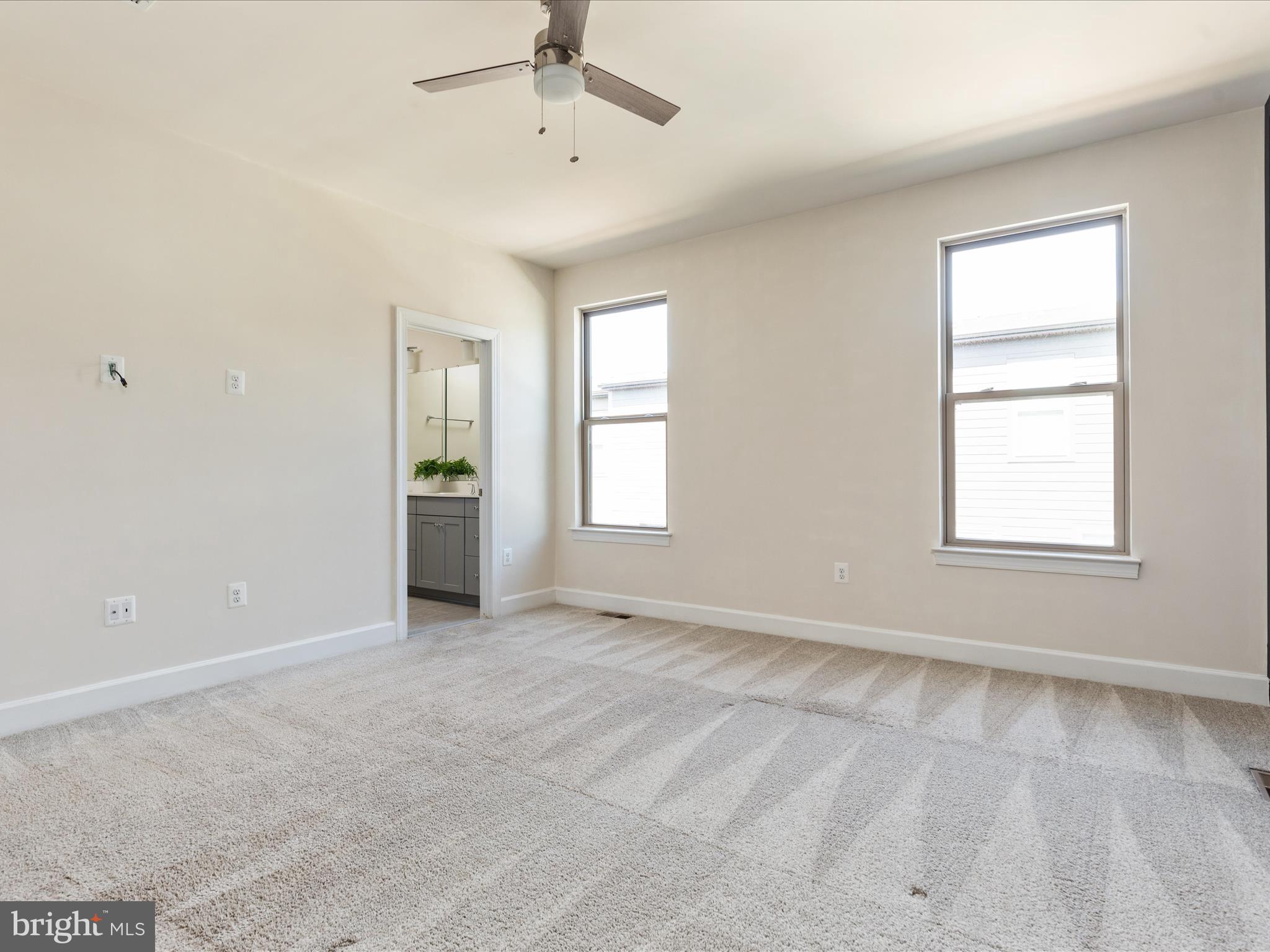 9921 Hopkins Loop