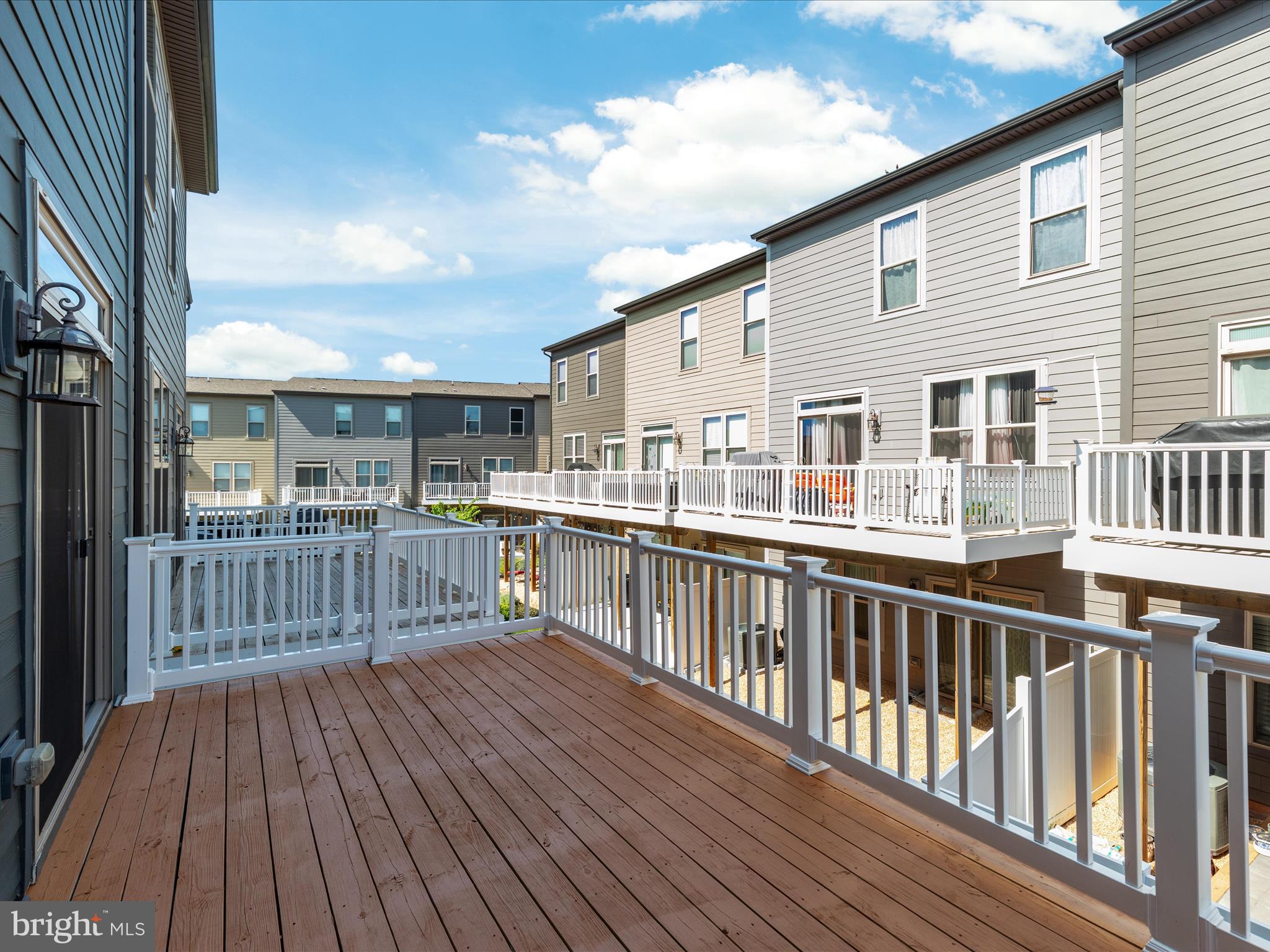 9921 Hopkins Loop