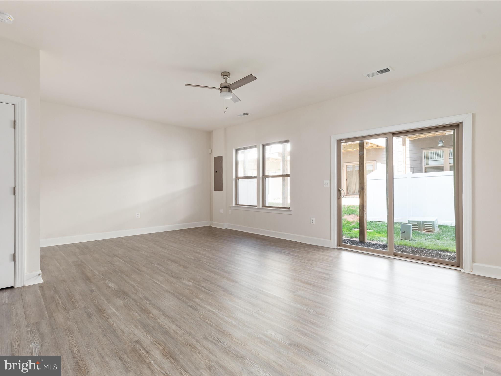 9921 Hopkins Loop