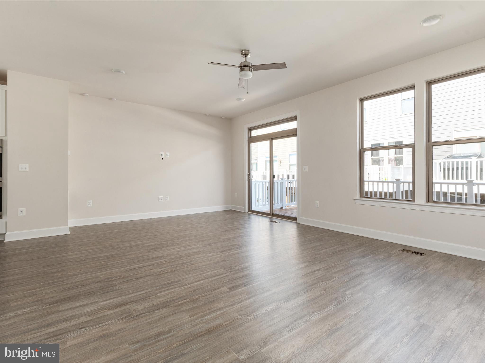 9921 Hopkins Loop