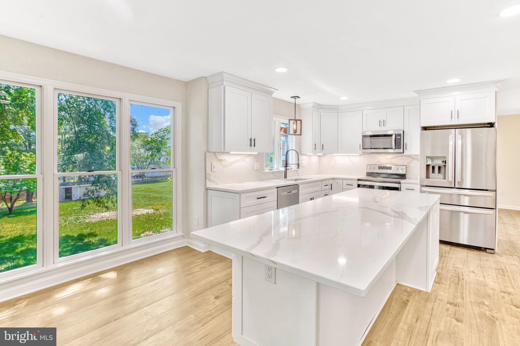 10091 Greenleaf Dr