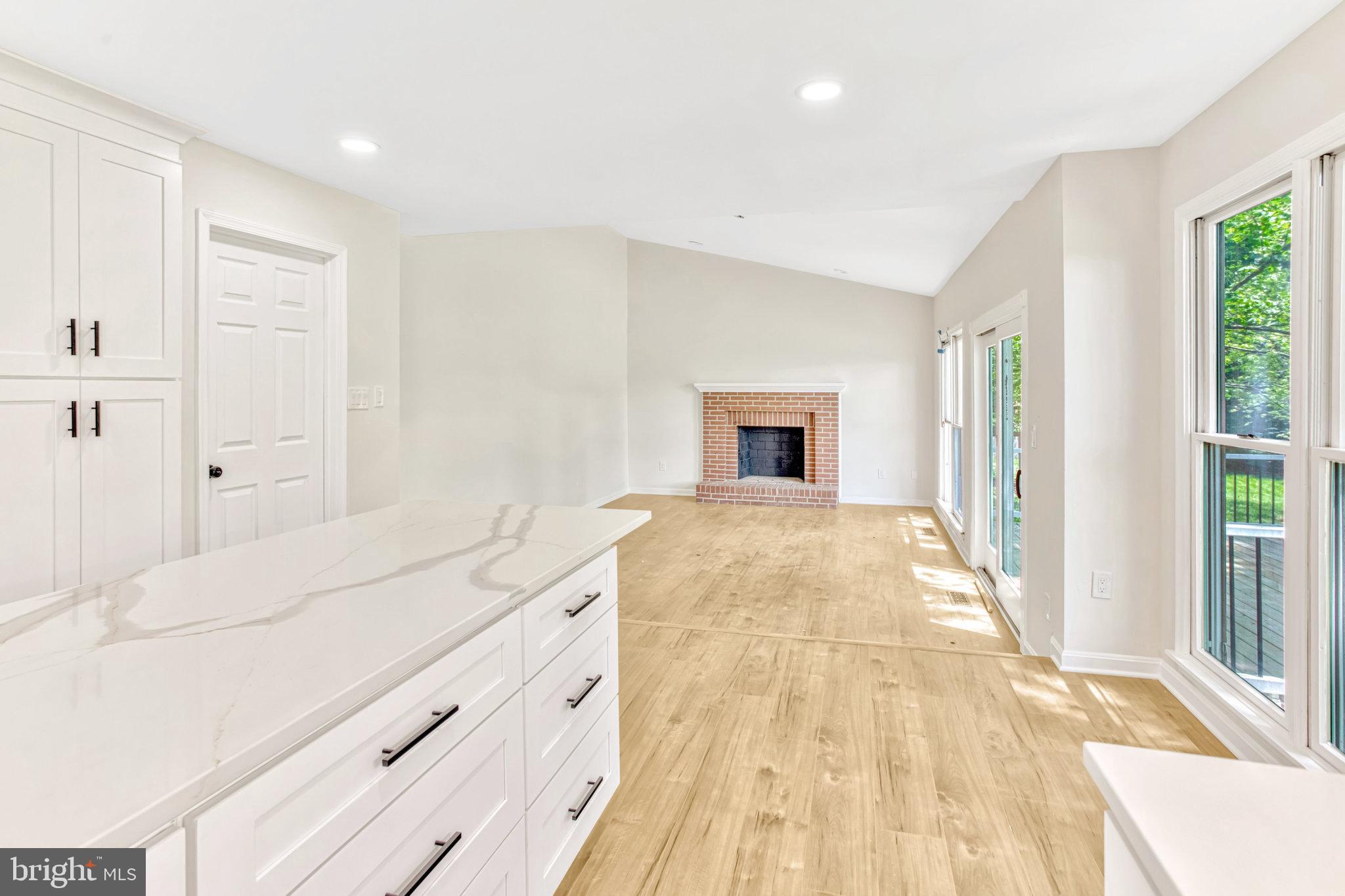 10091 Greenleaf Dr