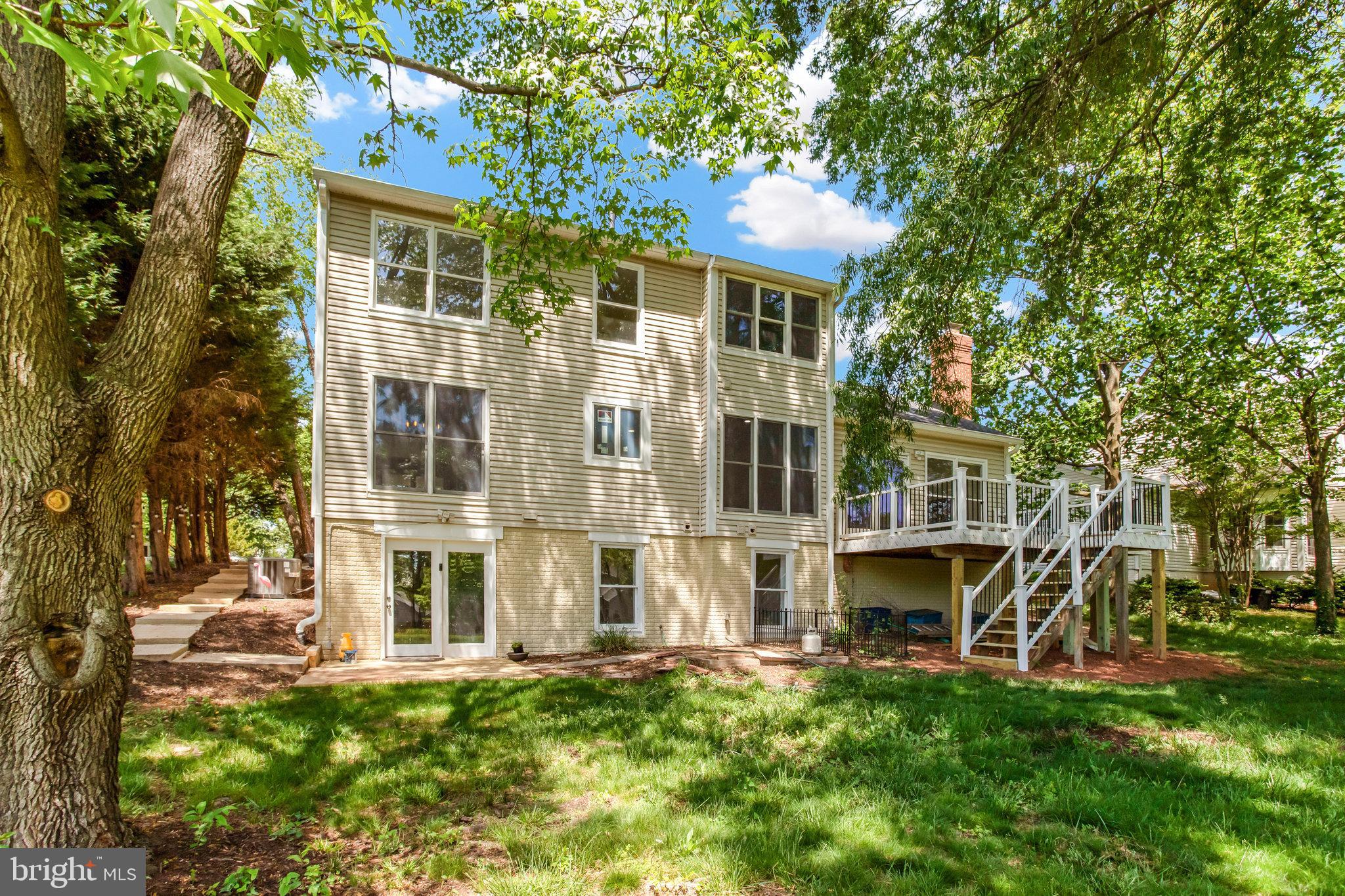 10091 Greenleaf Dr