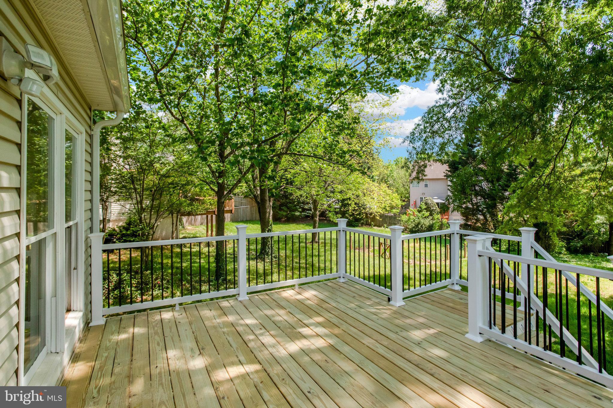 10091 Greenleaf Dr