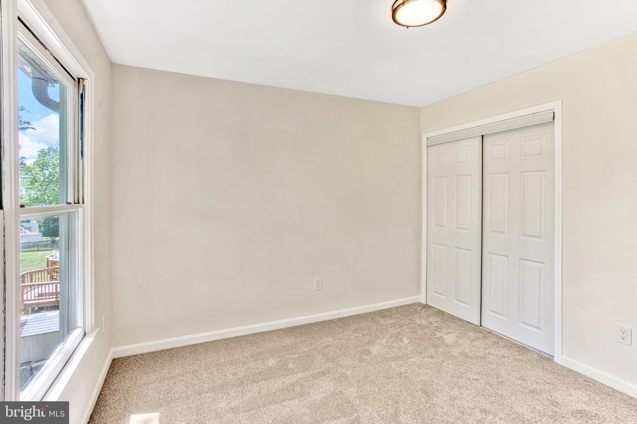 10091 Greenleaf Dr