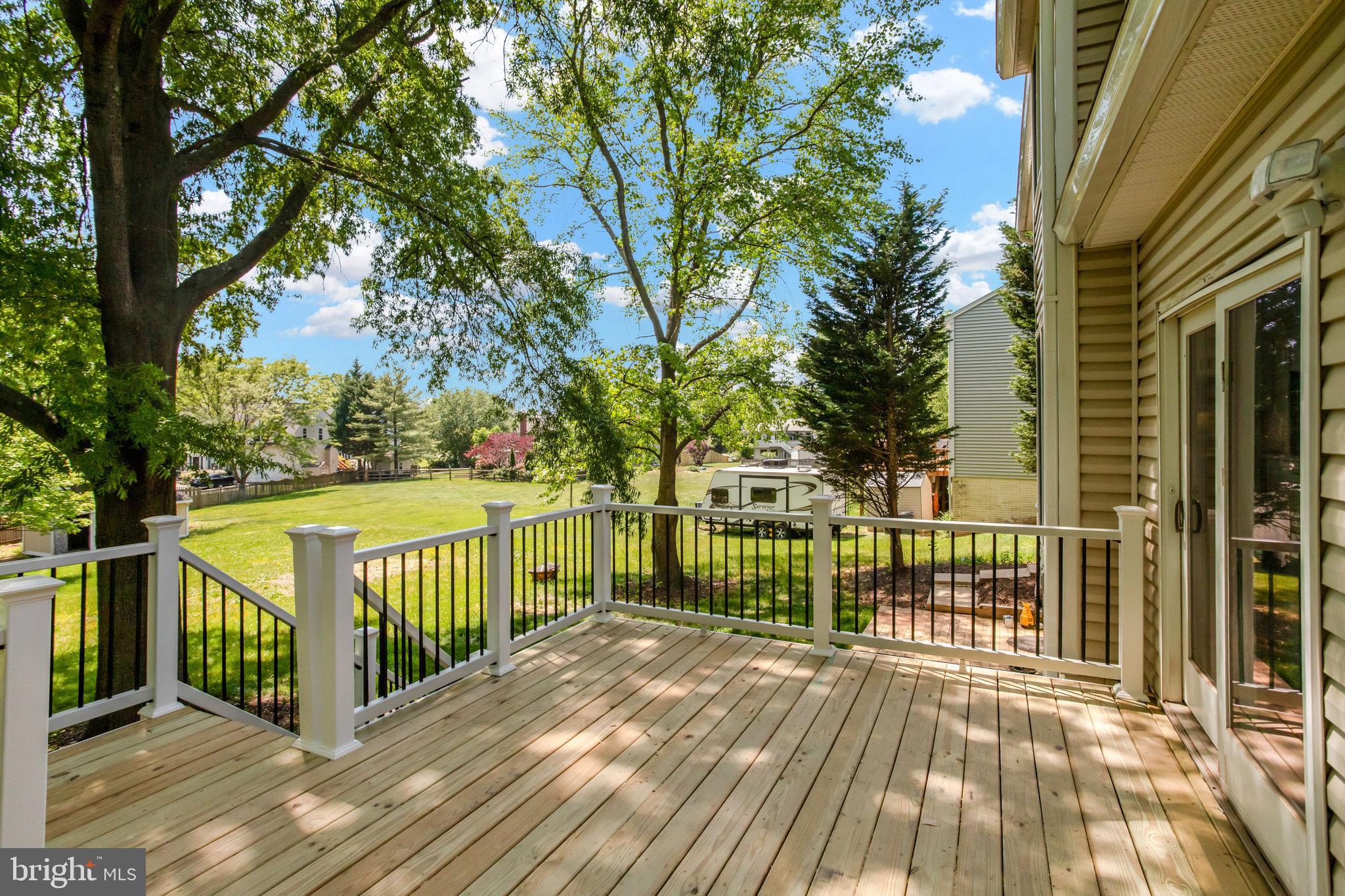 10091 Greenleaf Dr