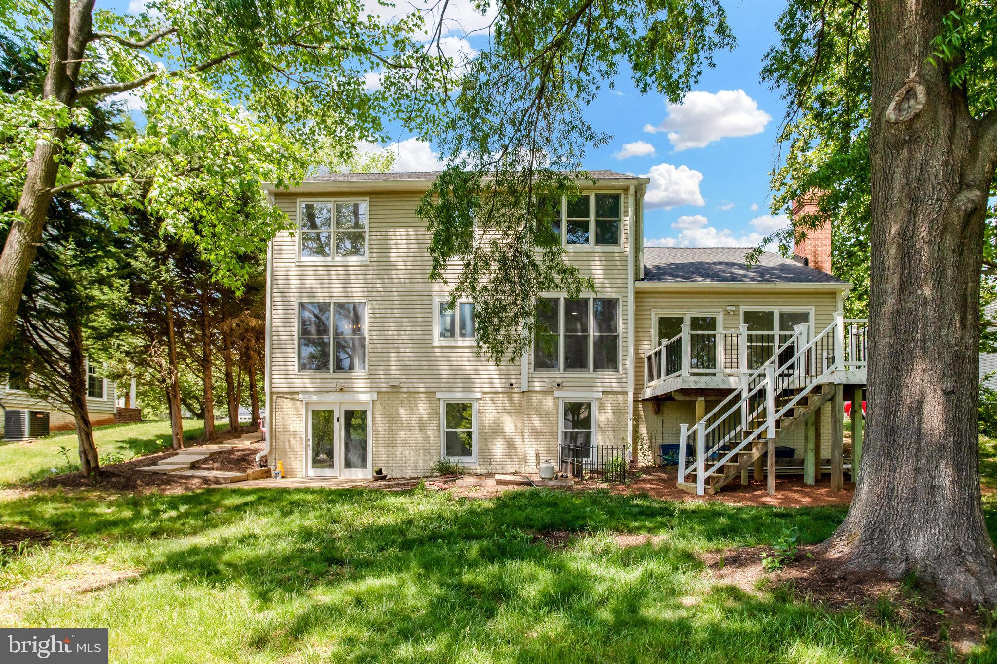 10091 Greenleaf Dr