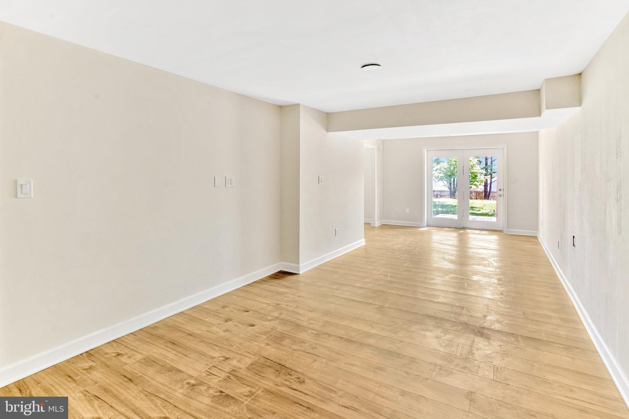 10091 Greenleaf Dr