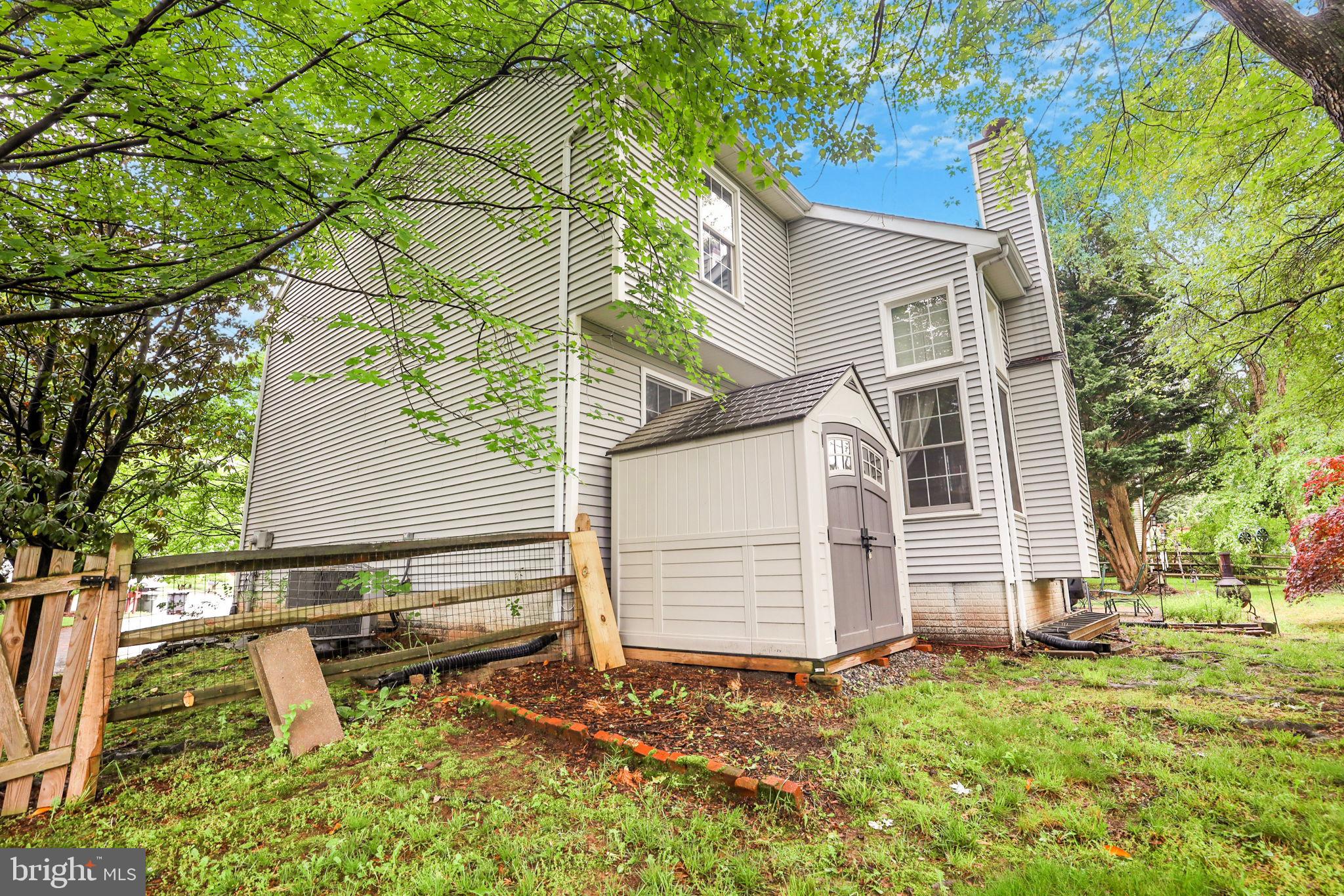 10202 Daylily Ct