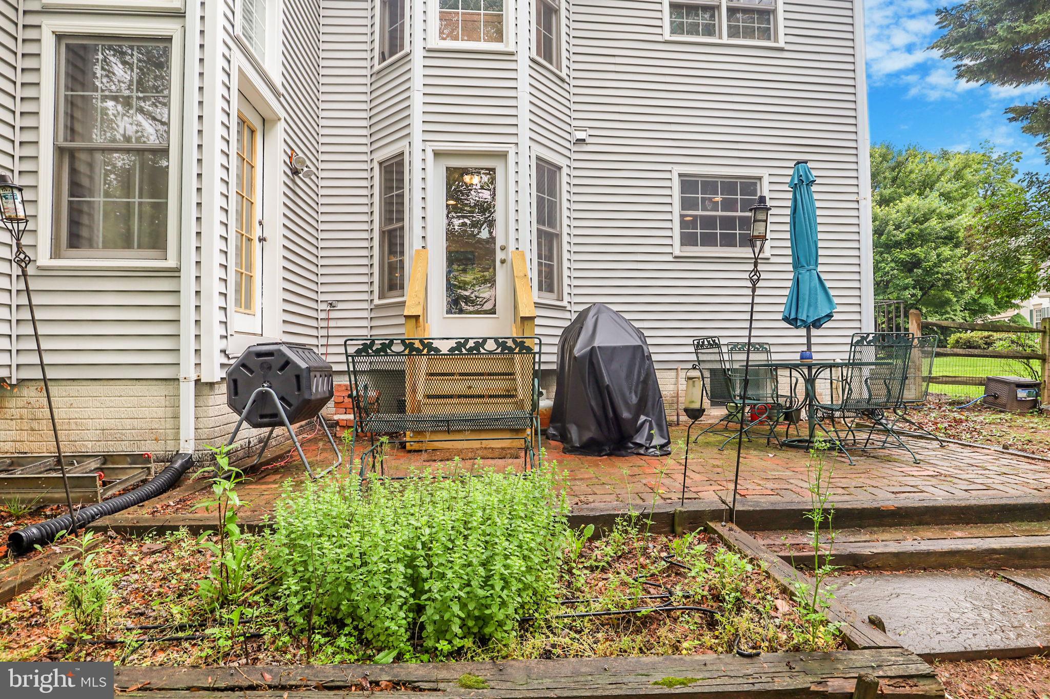 10202 Daylily Ct