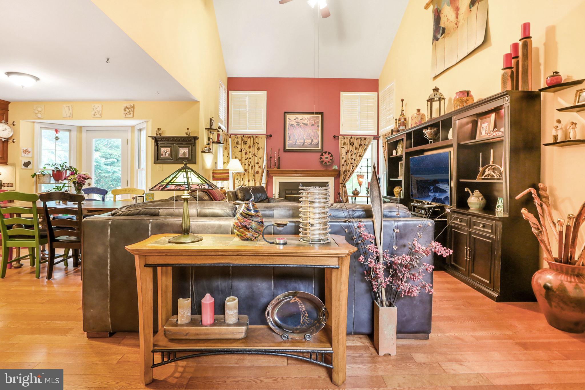 10202 Daylily Ct