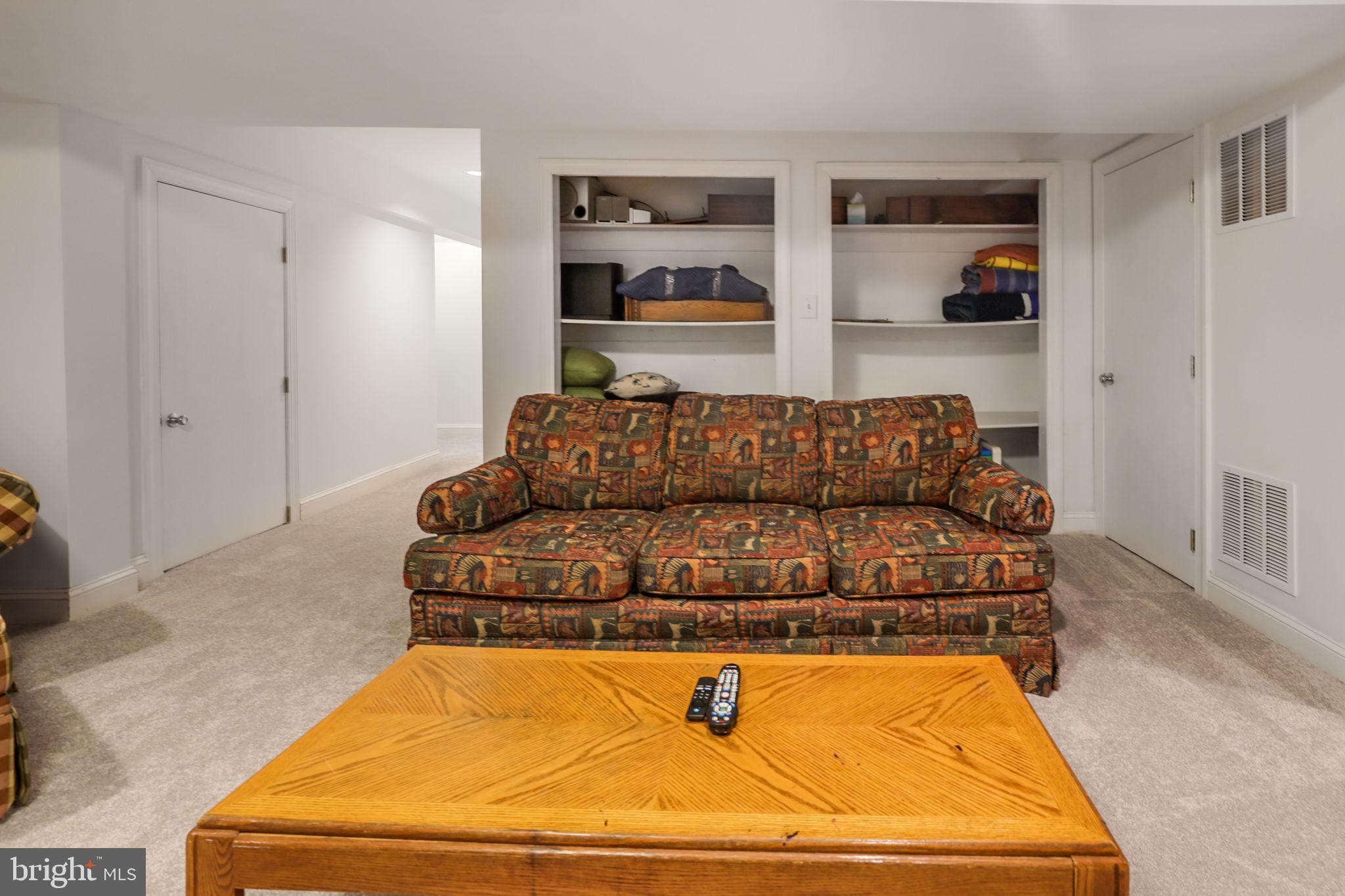 10202 Daylily Ct
