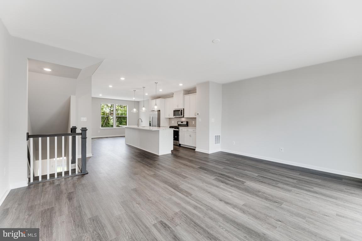 9325 Barnes Loop