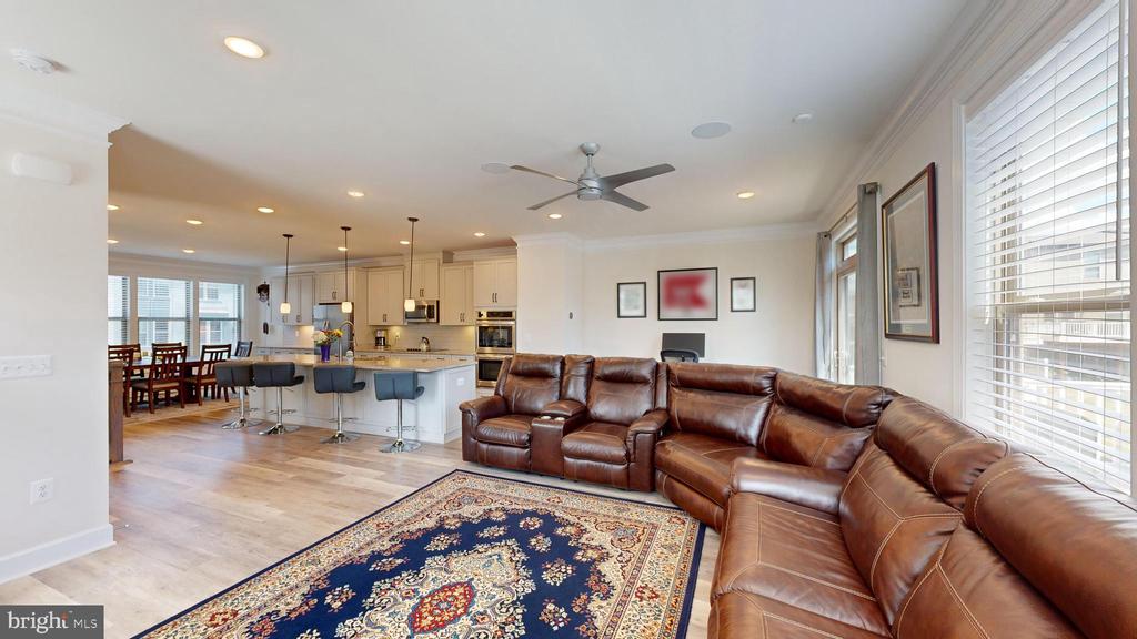9879 Buchanan Loop