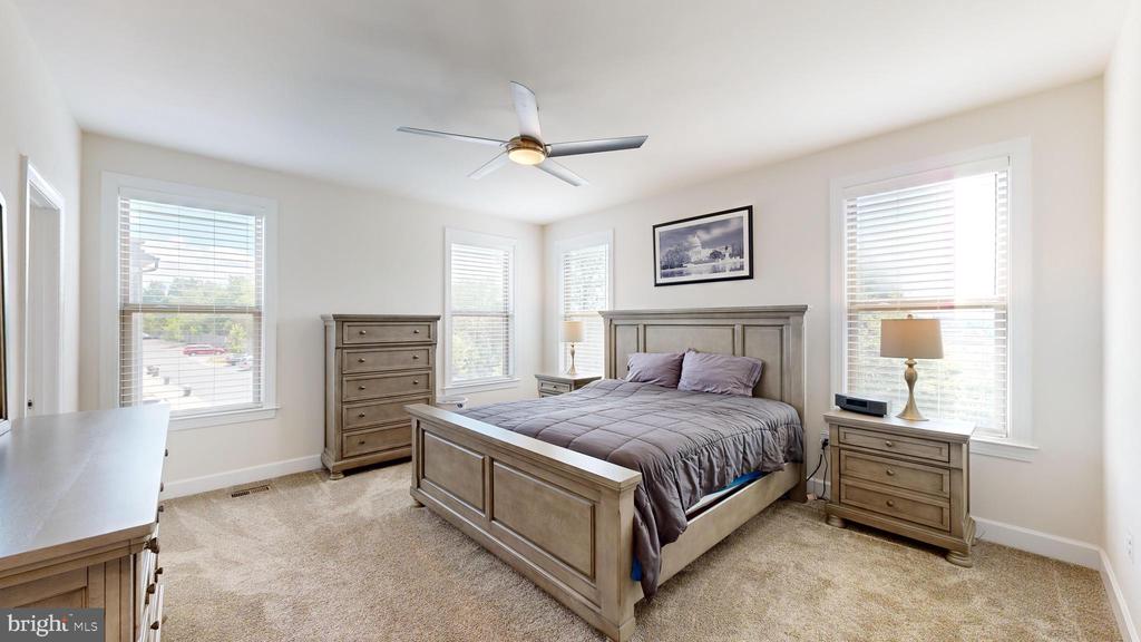 9879 Buchanan Loop