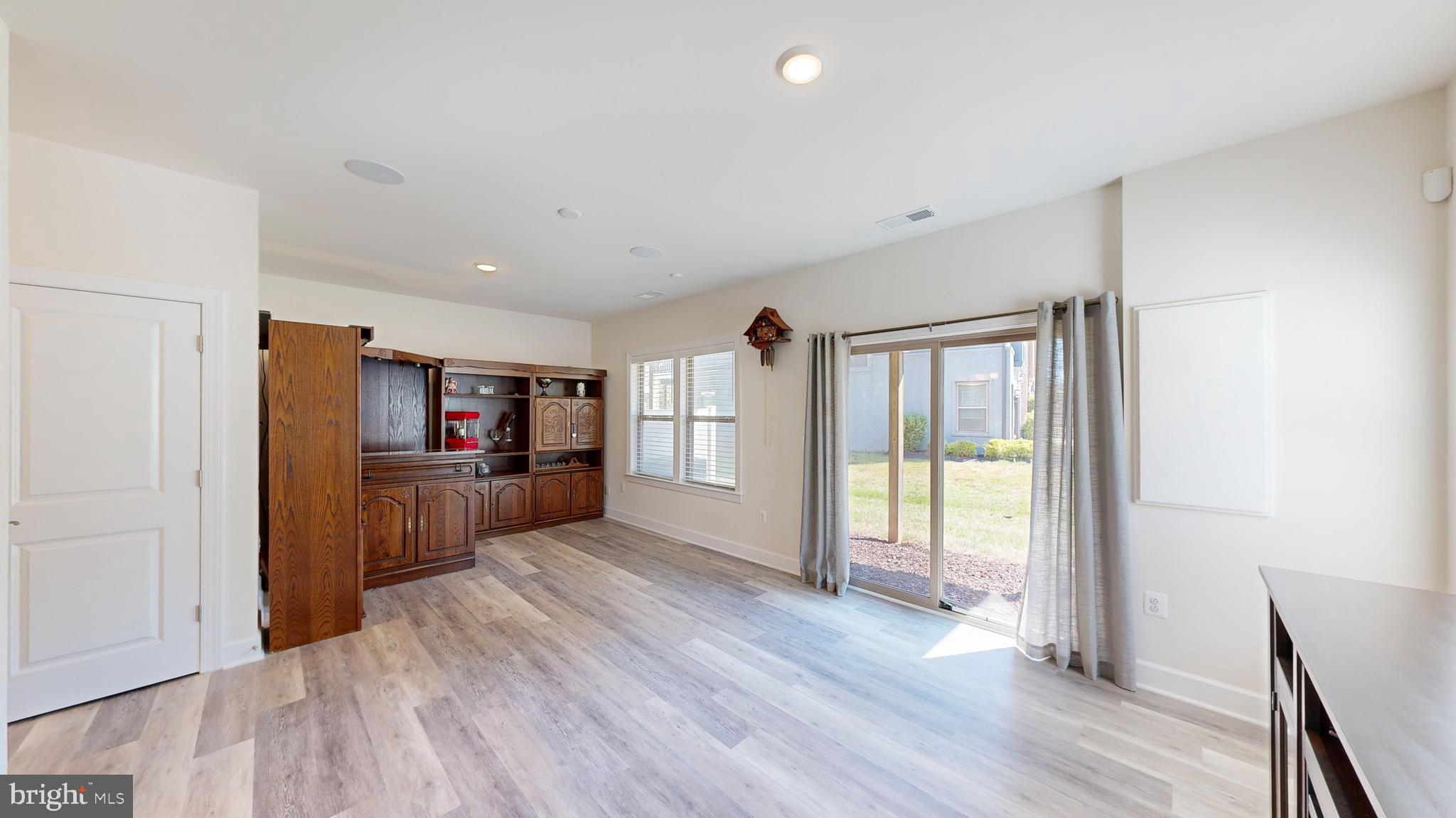 9879 Buchanan Loop