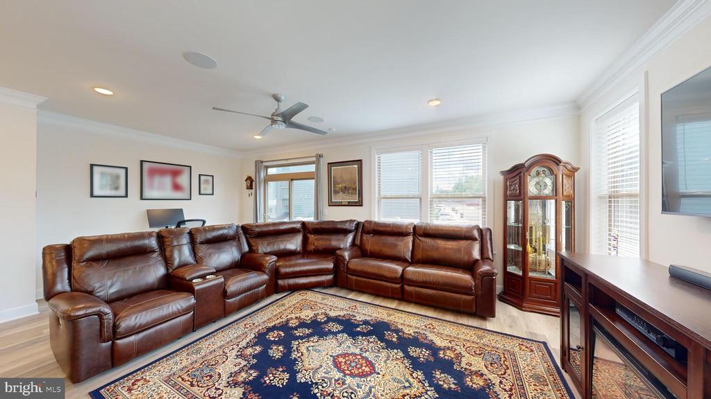 9879 Buchanan Loop