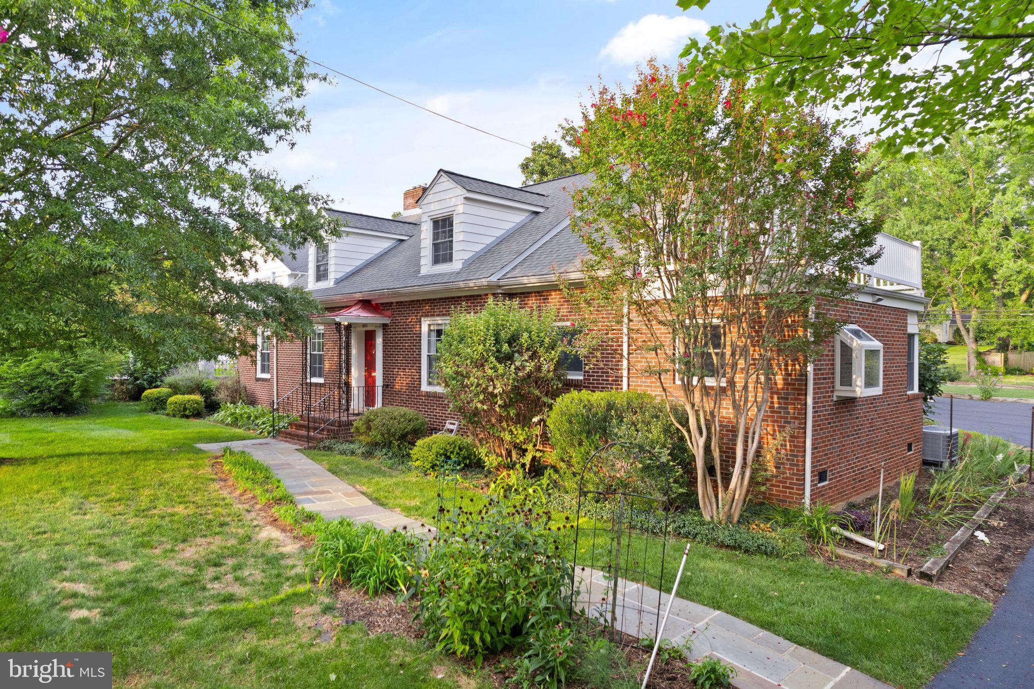 9031 Grant Ave