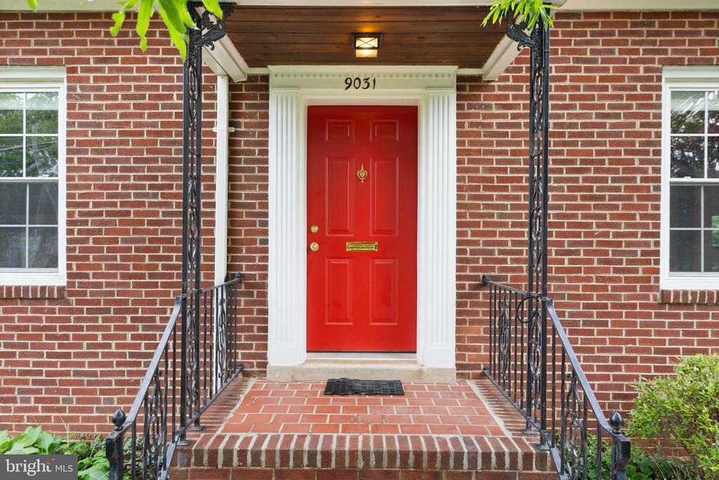 9031 Grant Ave