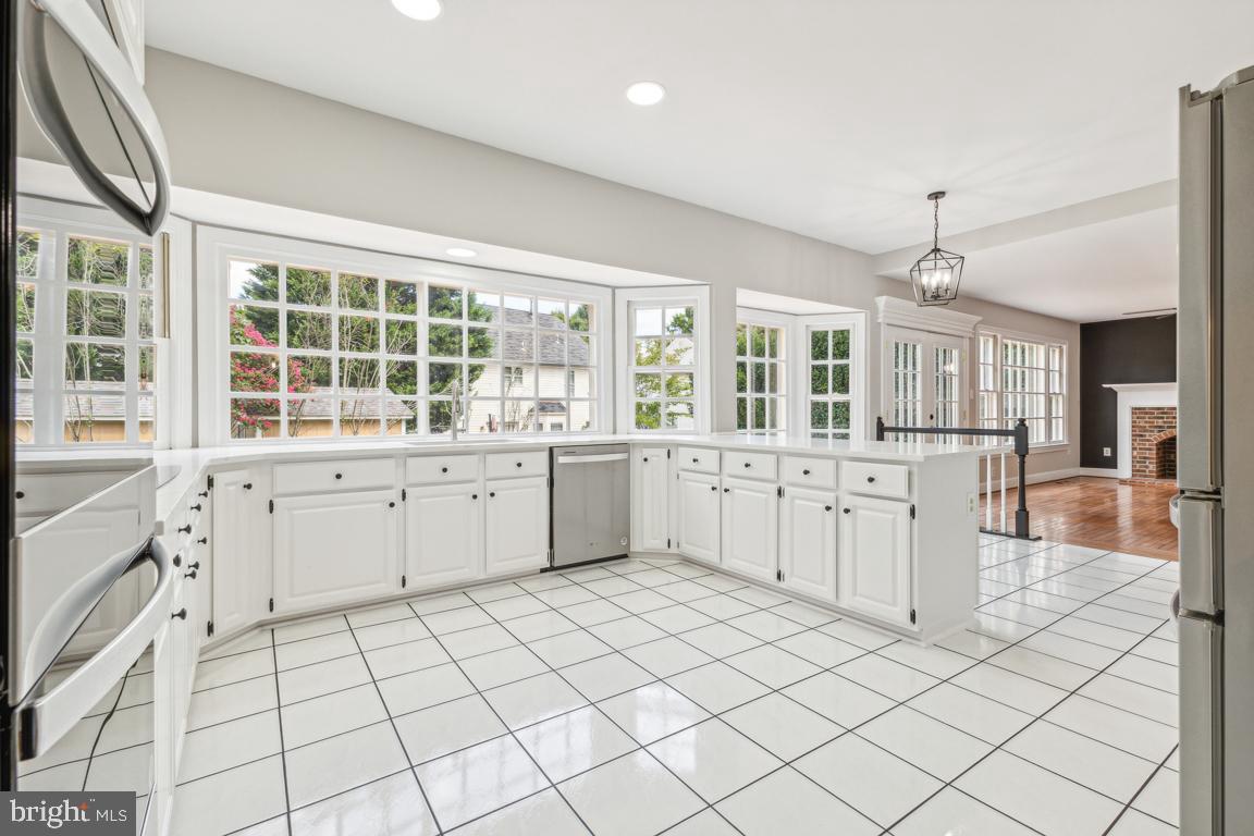 9440 Flowerden Ln