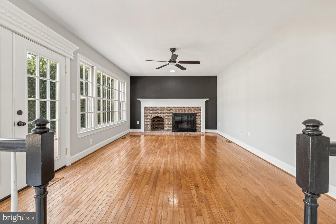 9440 Flowerden Ln