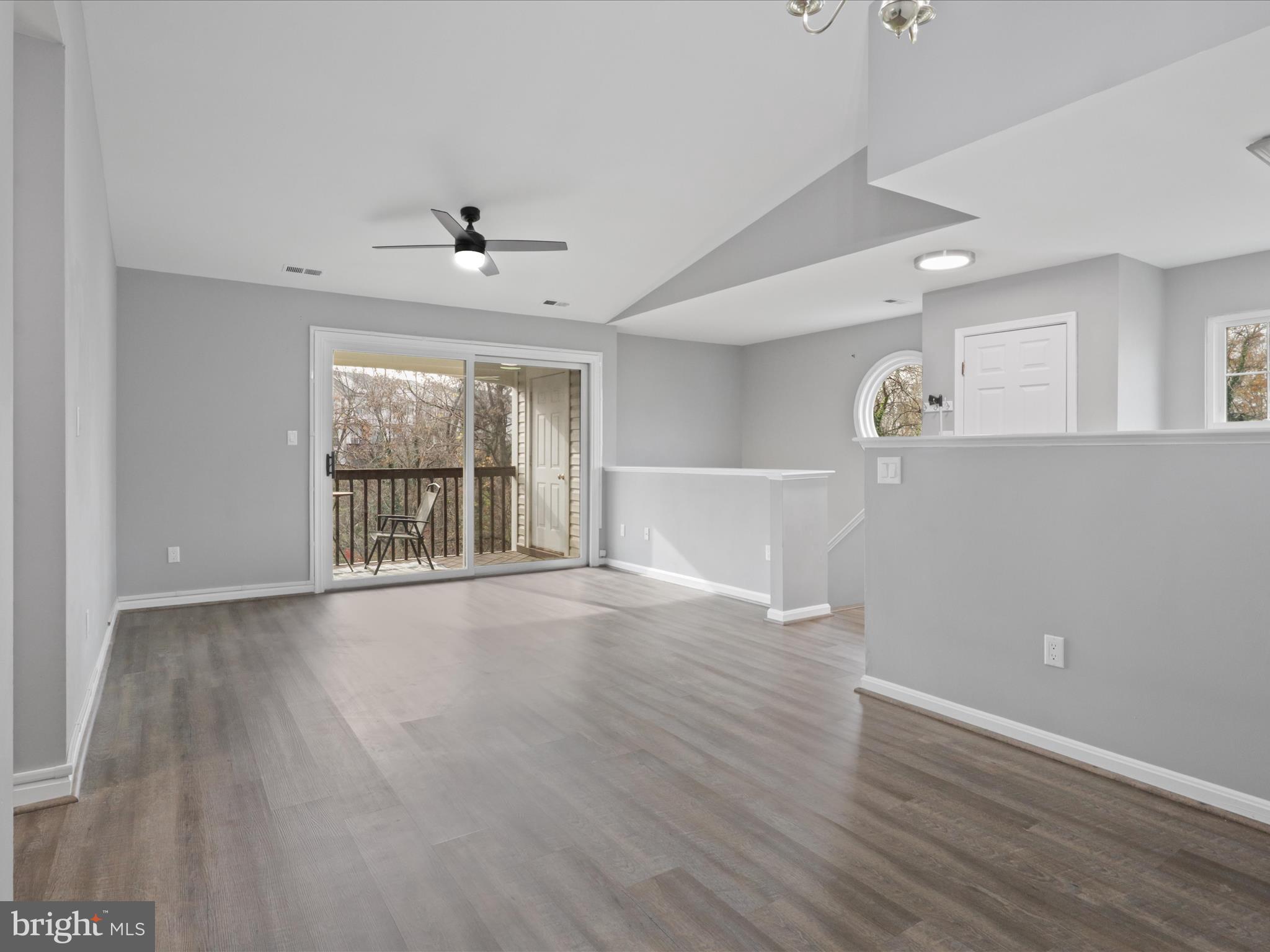 9422 Scarlet Oak Dr