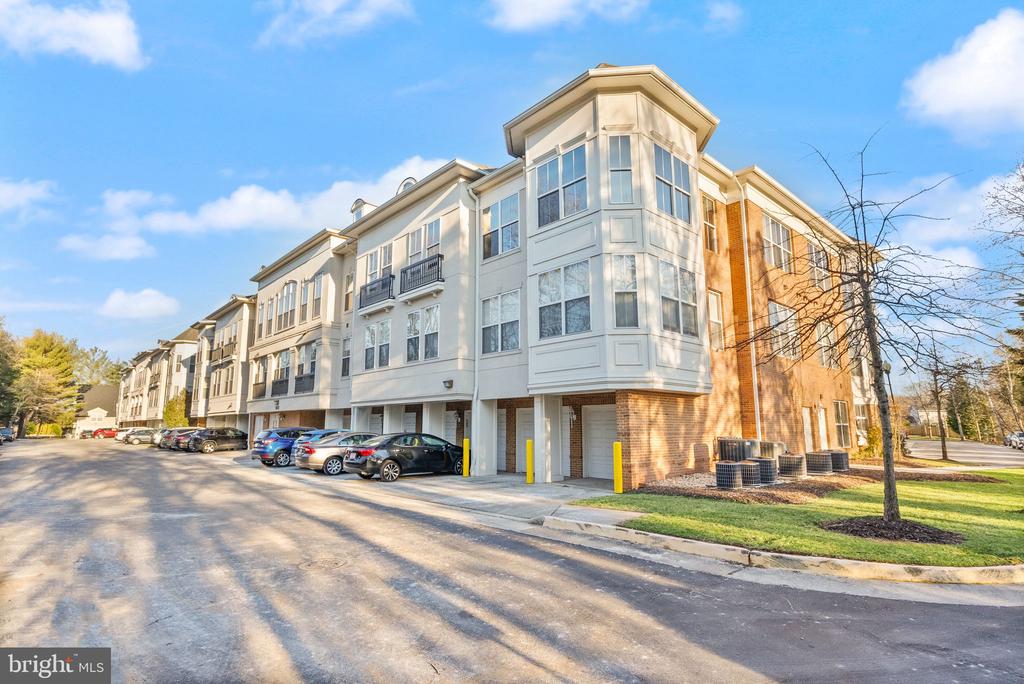 8610 Liberty Trl #102