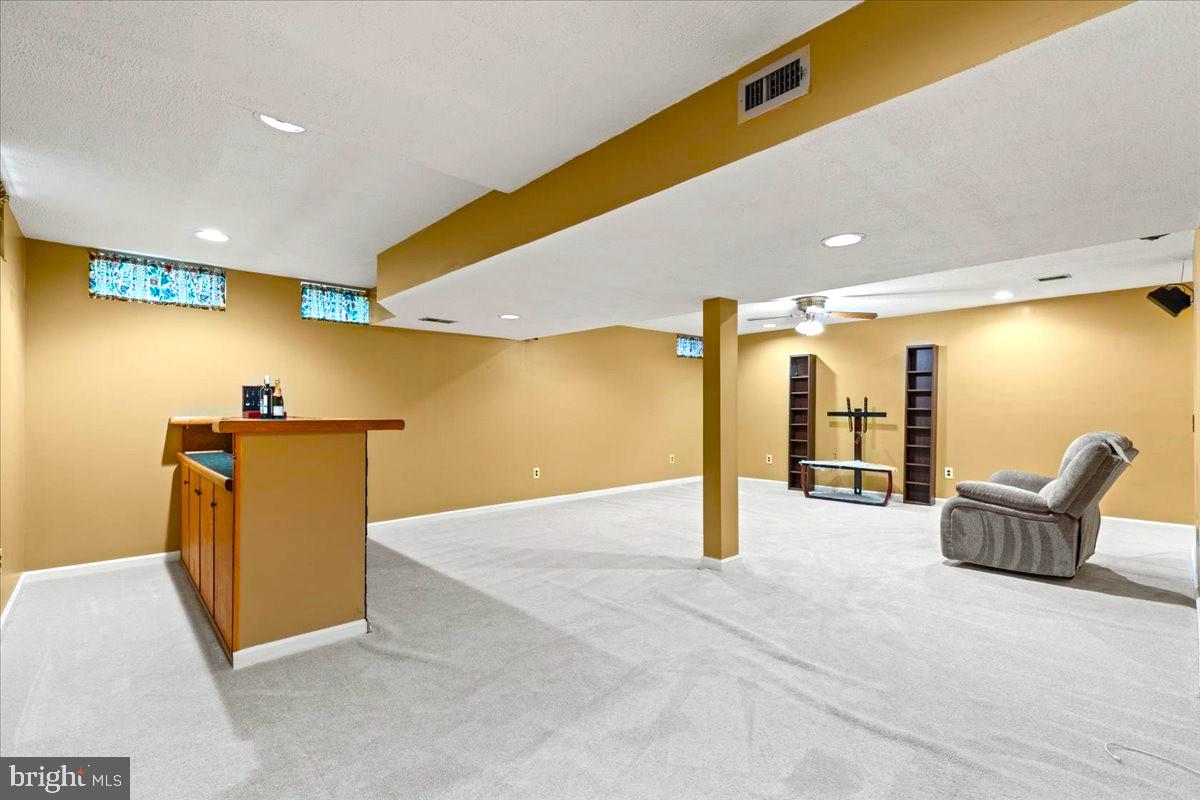 9553 Oakenshaw Dr