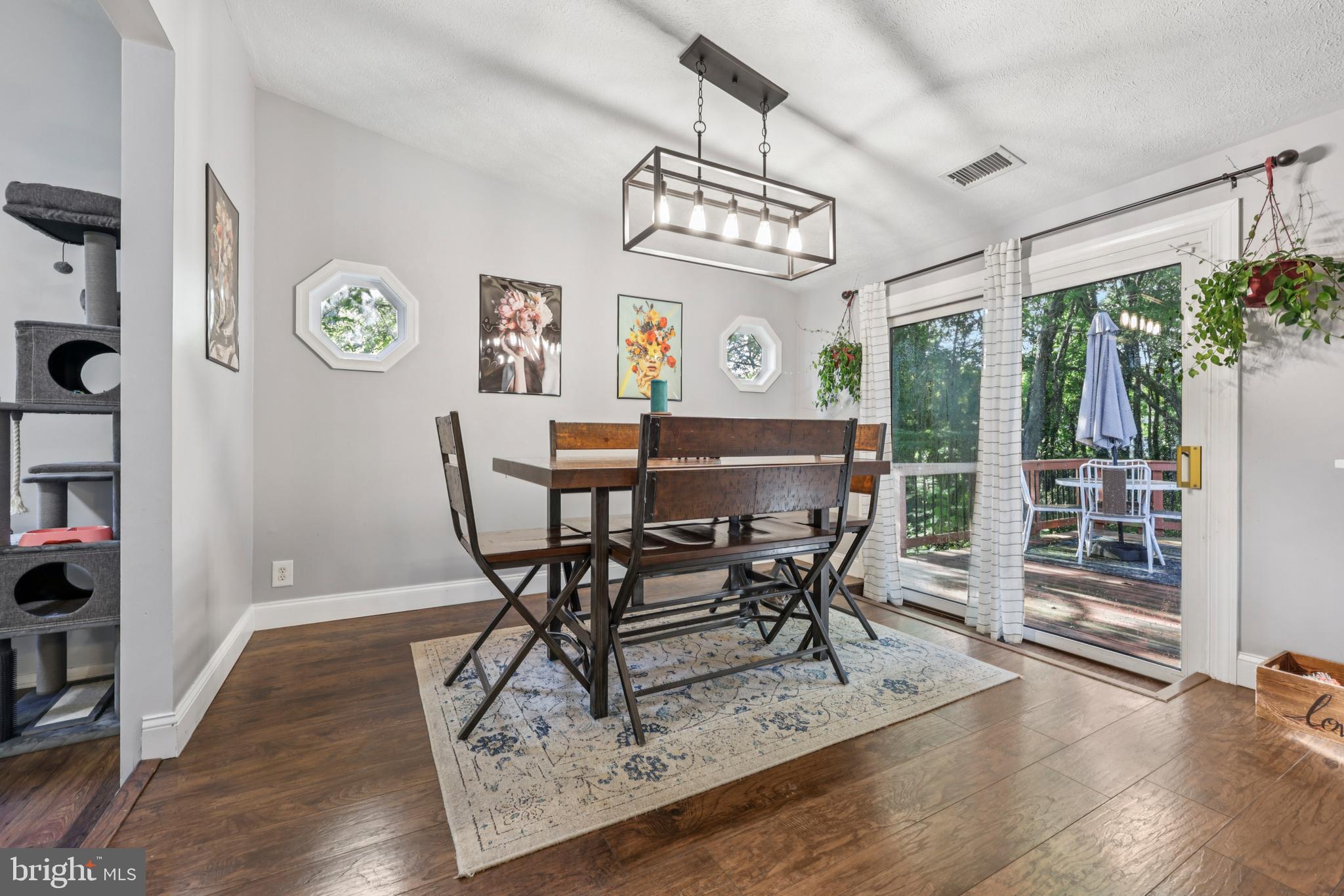 10235 Foxborough Ct