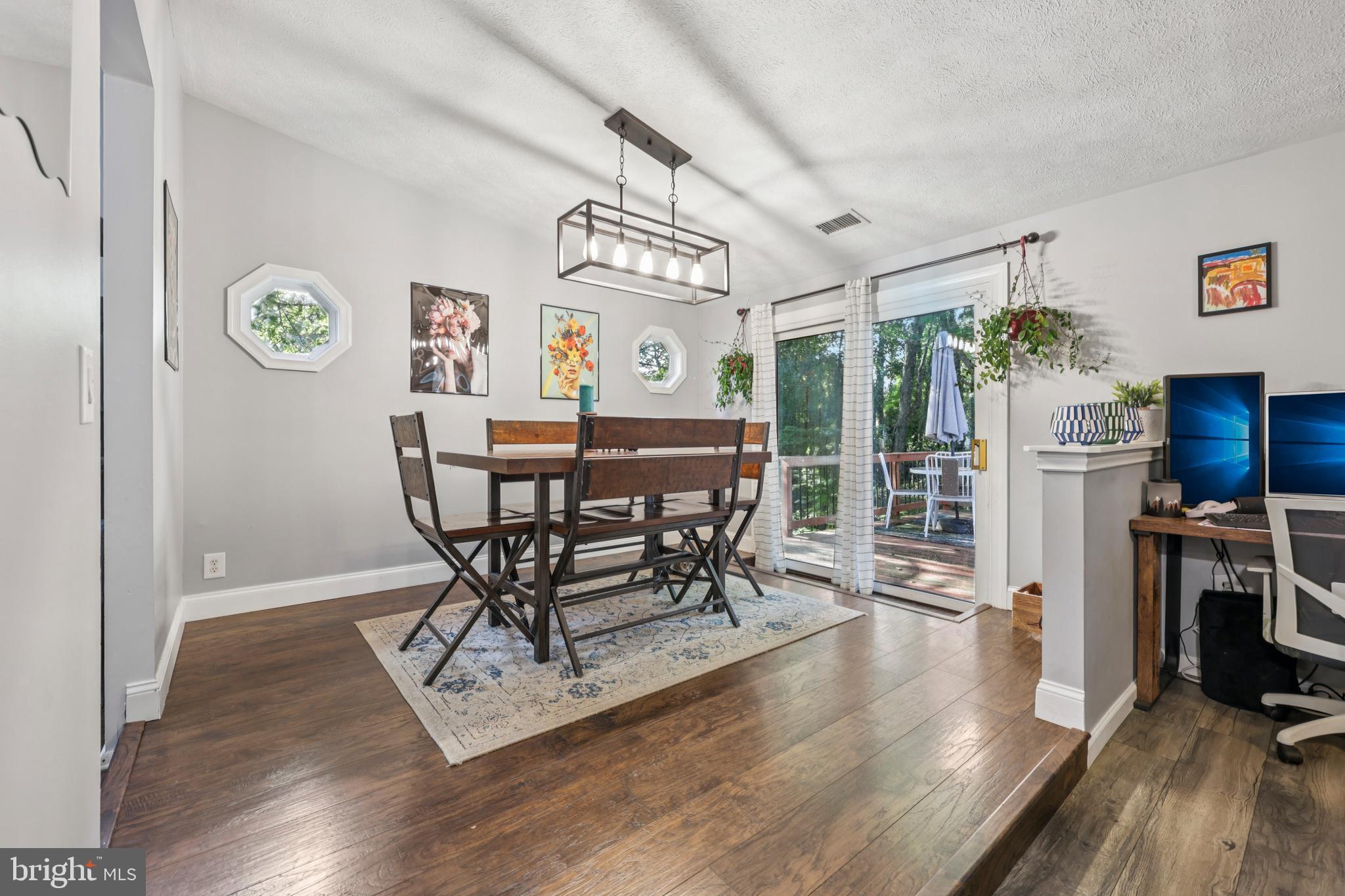 10235 Foxborough Ct