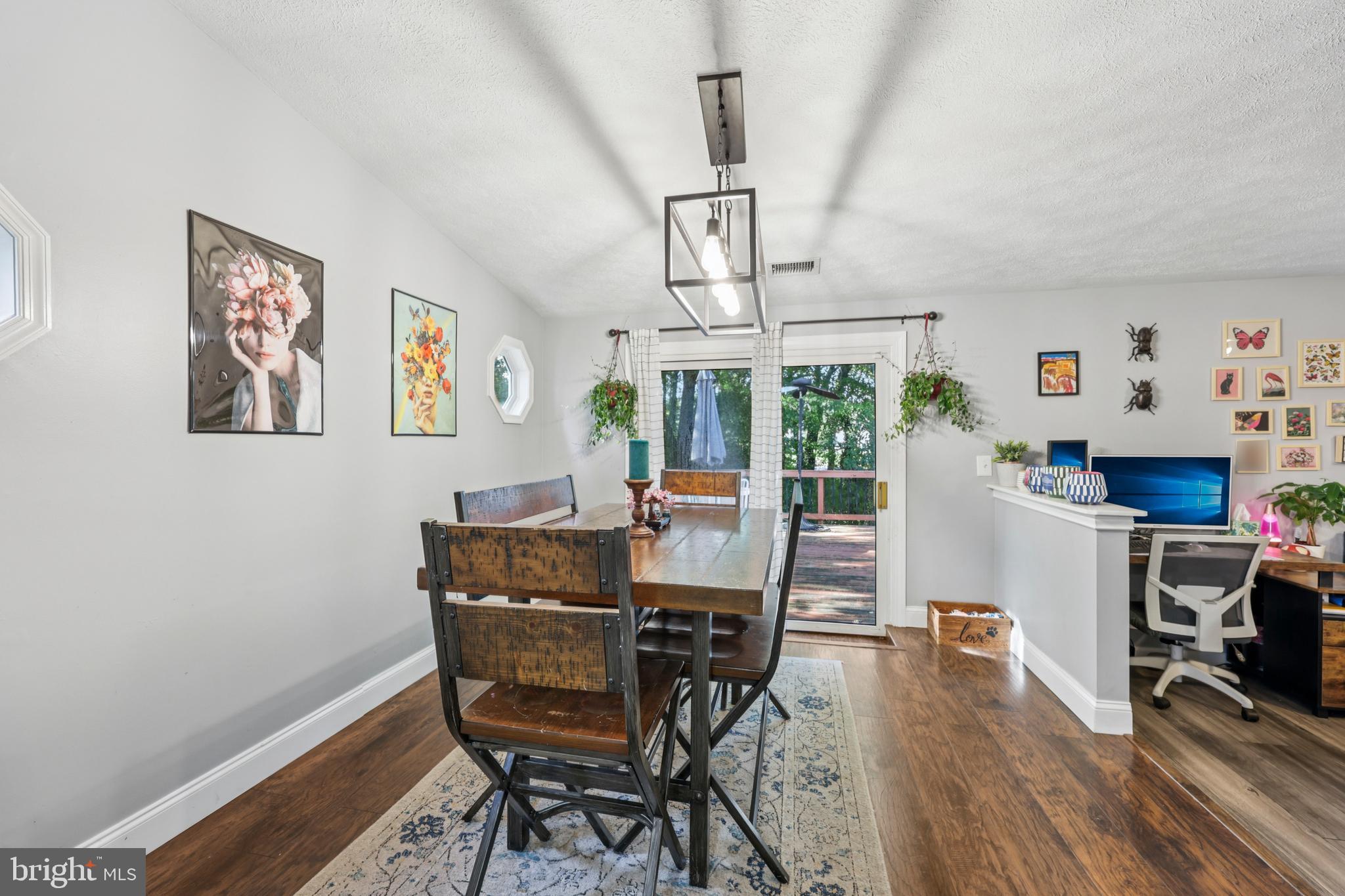 10235 Foxborough Ct